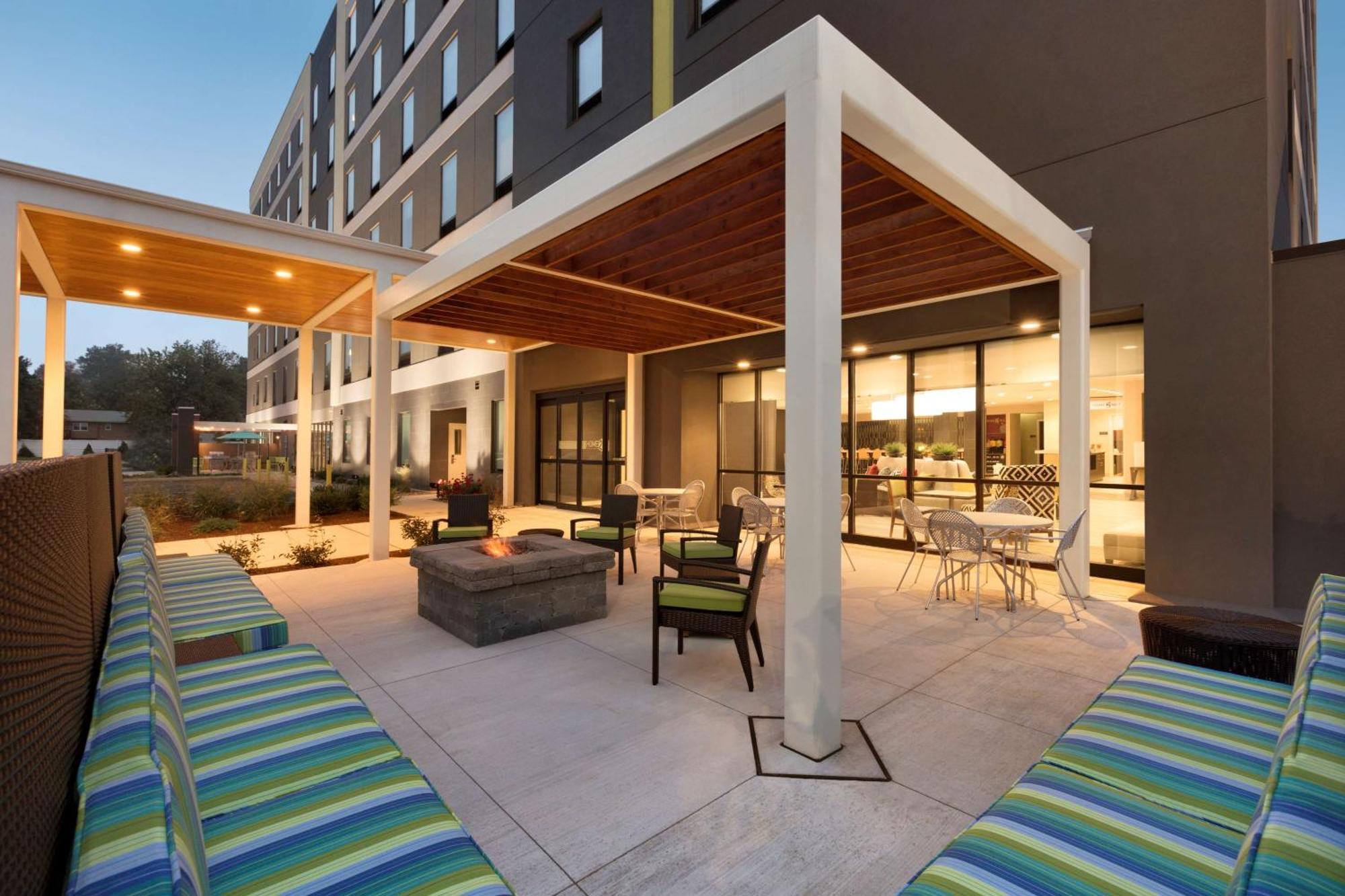 Home2 Suites By Hilton Hasbrouck Heights Eksteriør bilde