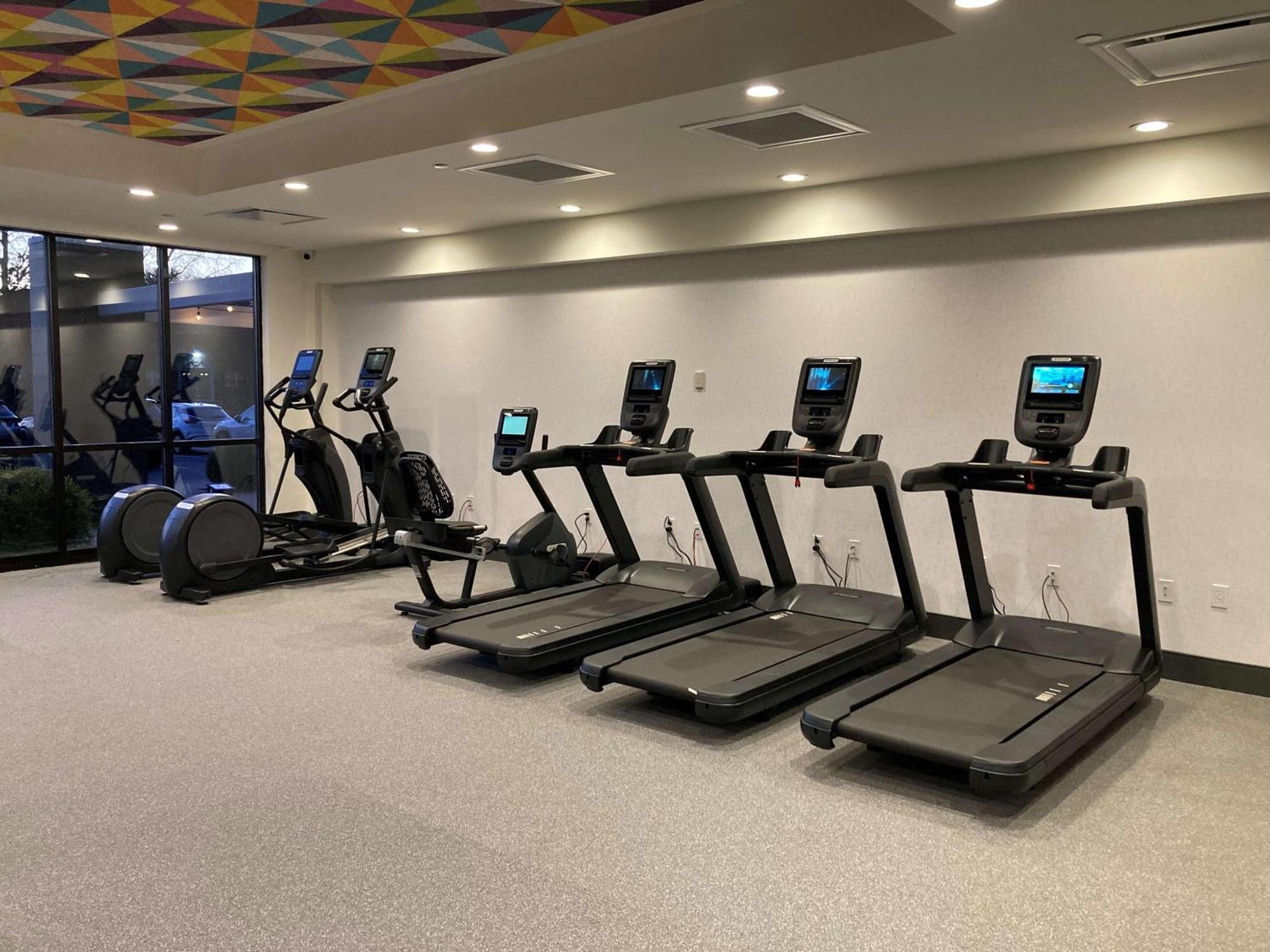 Home2 Suites By Hilton Hasbrouck Heights Eksteriør bilde